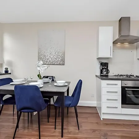 Lovely Family Flat With Excellent Transport Links Londra Esterno foto